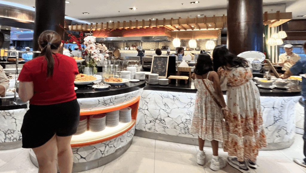 スカイワールドホテル_朝食会場1