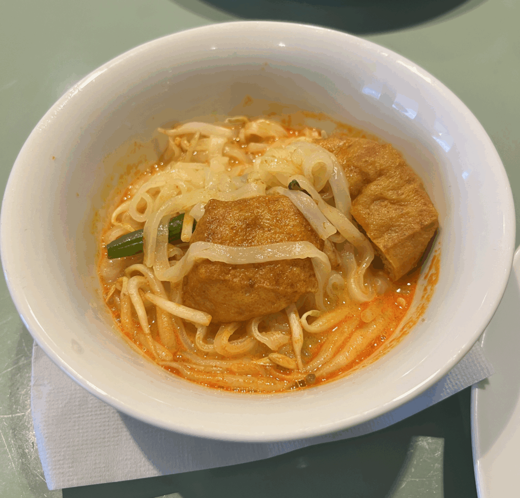スカイワールドホテル_朝食会場で頂いたラクサ